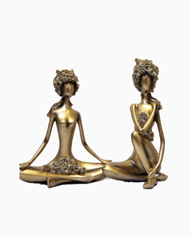 Figurine Woman Rose